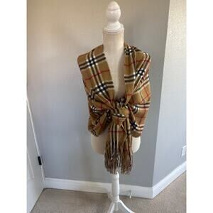 "Burberry Style" Plaid Travel Wrap-OS